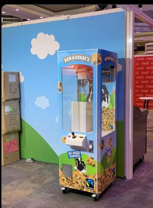 Referencia visual de máquina atrapapremios de feria